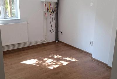Apartament cu 3 camere nedecomandat în Central