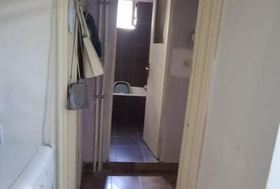 Apartament cu 3 camere semidecomandat în Crângași