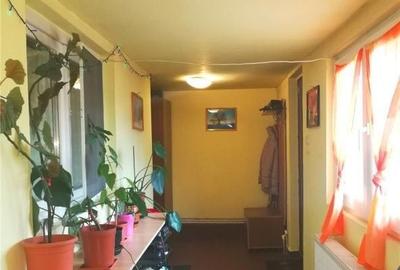 Casă individuală cu 4 camere cu Canalizare în Rahova
