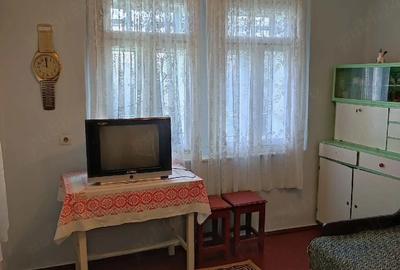 Casă cu Teren 3000 Mp în Moscu