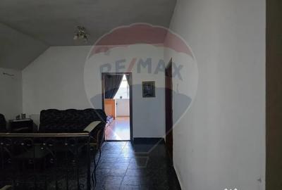 Apartament cu 4 camere decomandat în Central - 3