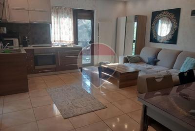 Apartament cu 3 camere decomandat, mobilat în Central