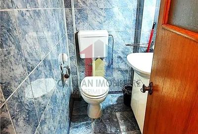 Apartament cu 3 camere decomandat în Viziru 2