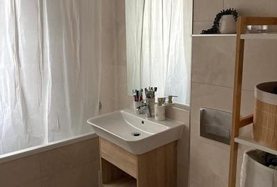 Apartament cu 3 camere în Florilor - 1