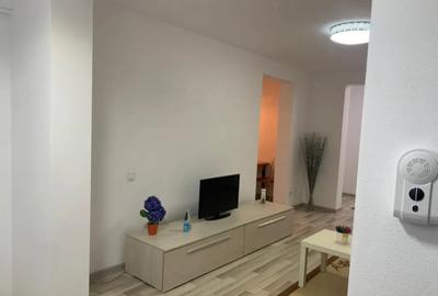 Apartament cu 2 camere semidecomandat, mobilat în 1 Mai - 14