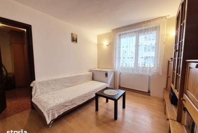 Apartament cu 4 camere semidecomandat în Precista