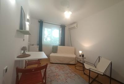 Garsonieră decomandată, mobilată în Unirii