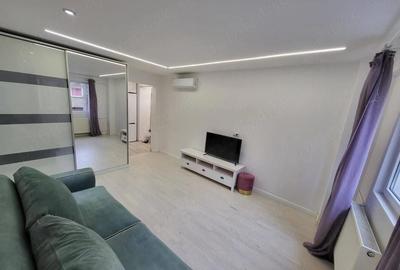 Apartament cu 2 camere decomandat, mobilat în P-ța Victoriei