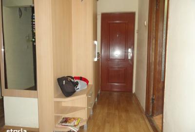 Apartament cu 4 camere decomandat în Micălaca