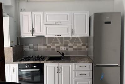 Apartament cu 3 camere semidecomandat, mobilat în Europa