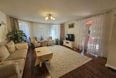 Casă individuală cu 6 camere cu Garaj în Ghiroda