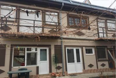 Casă cu 14 camere cu Teren 333 Mp în Central - 1