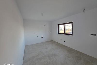 Casă cu 2 camere cu Teren 450 Mp în Cetate - 1