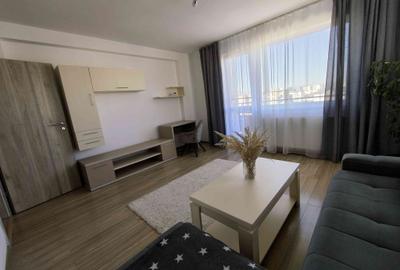 Apartament cu 2 camere decomandat în Tractorul