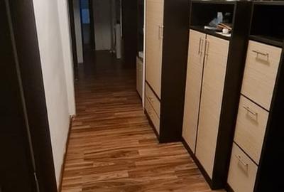 Apartament cu 3 camere decomandat în Gorjului - 1