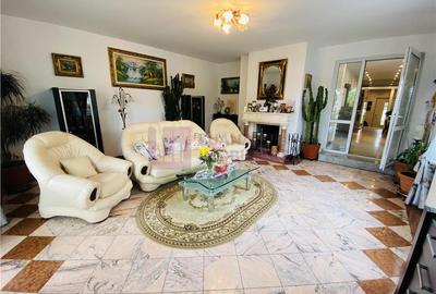 Casă individuală cu 7 camere cu Teren 1035 Mp în Central - 2