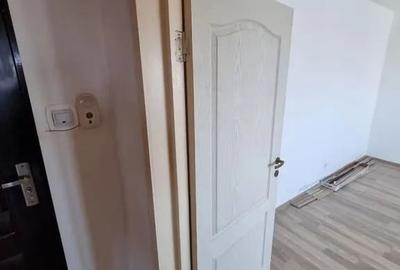 Garsonieră decomandată în Km 4 - 9