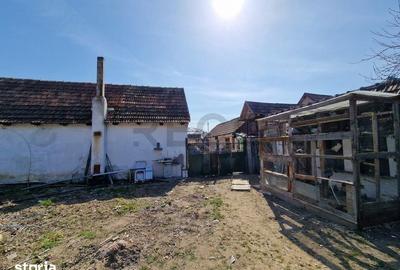 Casă cu 3 camere cu Teren 2230 Mp în Saca - 1