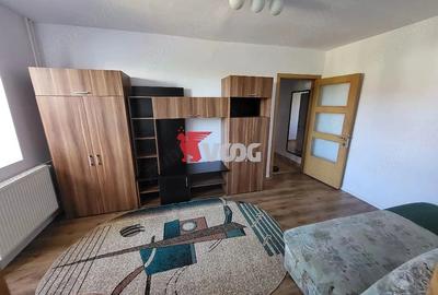 Apartament cu 2 camere semidecomandat, mobilat în Complex Studențesc