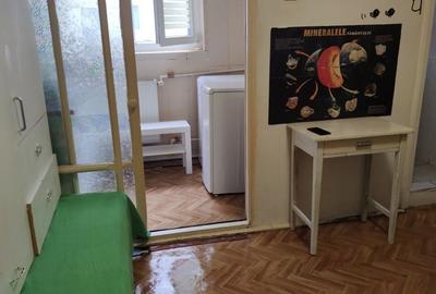 Garsonieră decomandată în Pajura