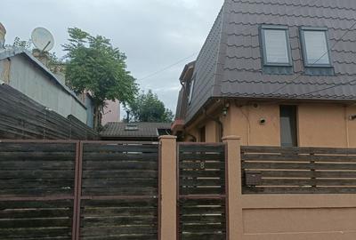 Casă cu 4 camere cu Teren 215 Mp în Central - 2