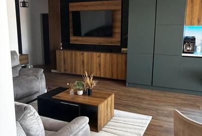 Apartament cu 3 camere decomandat în Florești