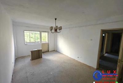 Apartament cu 2 camere decomandat în Babadag