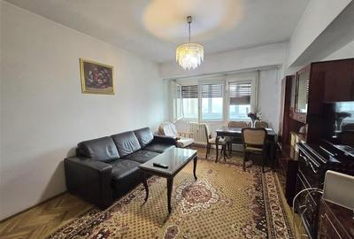 Apartament cu 3 camere decomandat în 1 Mai - 2