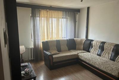 Apartament cu 3 camere decomandat, mobilat în Craiovița Nouă