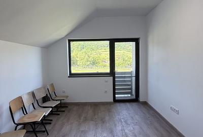 Casă cu 4 camere cu Teren 542 Mp în Central - 9