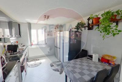 Apartament cu 4 camere decomandat în Central - 3