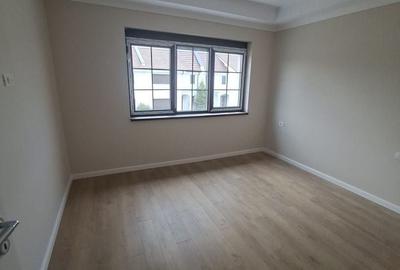 Casă cu 4 camere cu Teren 250 Mp în Torontalului