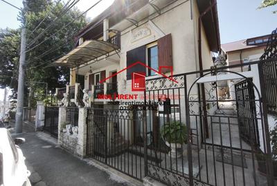 Casă individuală cu 8 camere cu Canalizare în Ultracentral - 1