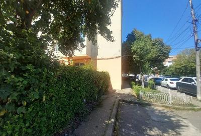 Apartament cu 2 camere semidecomandat în Tineretului