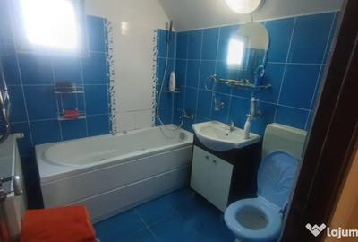 Casă cu 5 camere cu Teren 250 Mp în Brestei