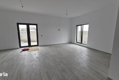 Casă cu 4 camere cu Teren 273 Mp în Central
