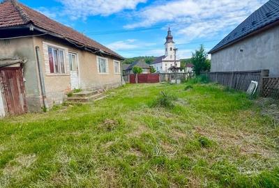 Casă cu 2 camere cu Teren 954 Mp în Mica