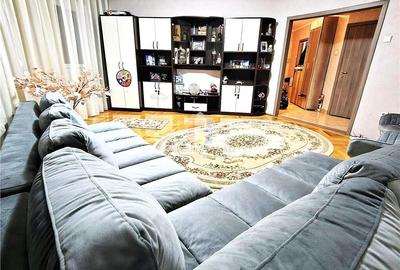 Apartament cu 3 camere decomandat în Călărași