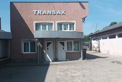 Spațiu comercial, de 1,500 mp, în Republicii - 4