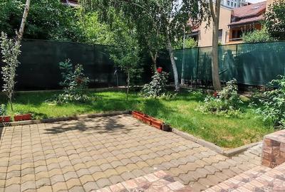 Casă cu 5 camere cu Teren 200 Mp în Central