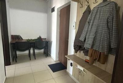 Garsonieră decomandată în Titan
