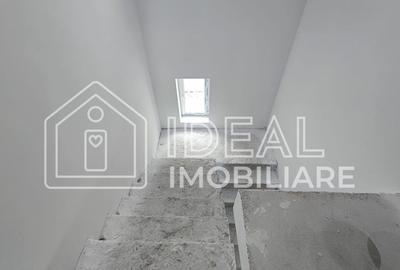 Duplex cu 4 camere cu Canalizare în Central - 3