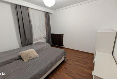 Apartament cu 3 camere decomandat în Central