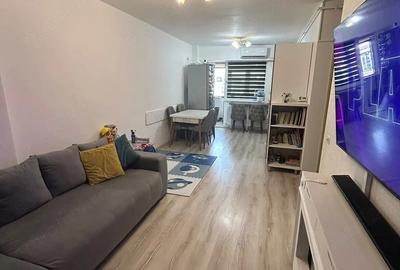 Apartament cu 3 camere decomandat, mobilat în Roșu