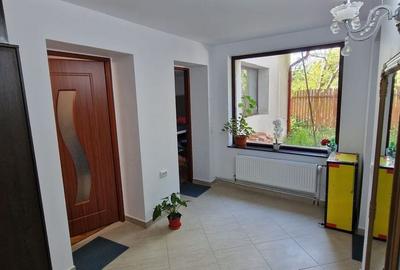 Casă cu 2 camere în Central