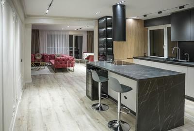 Penthouse cu 3 camere decomandat în Unirii - 2