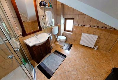 Duplex cu 6 camere cu Canalizare în Central - 24