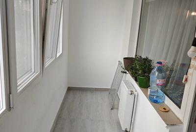 Apartament cu 3 camere decomandat în Păcii