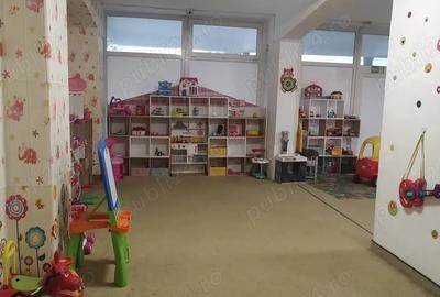 Spațiu comercial, de 270 mp, în Central - 9