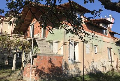 Casă cu 3 camere în Ineu